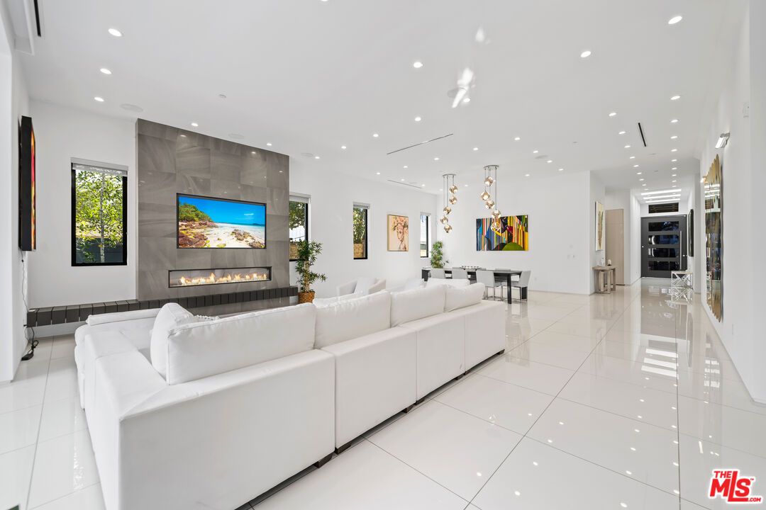 Fireplace, Interior, Living room, Pendant Lights, Recessed Lighting