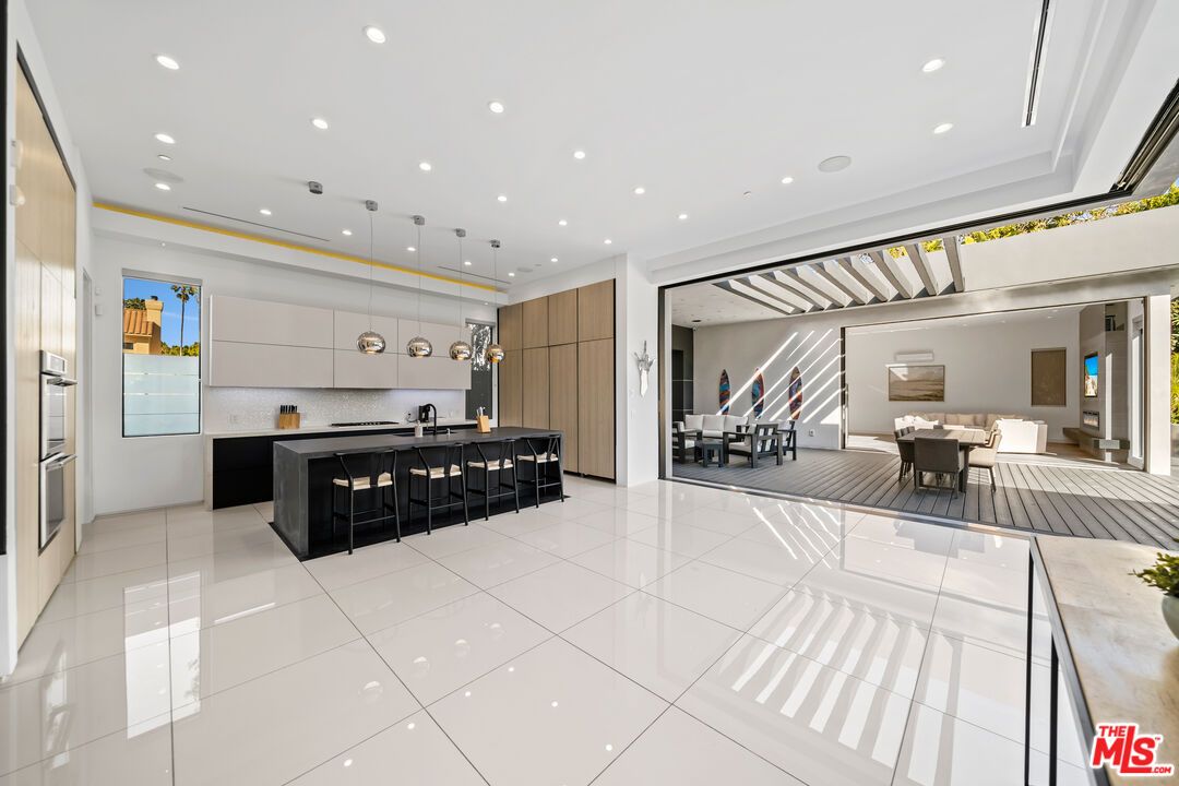 Dining room, Interior, Kitchen, Pendant Lights, Recessed Lighting, Stainless Steel Appliances