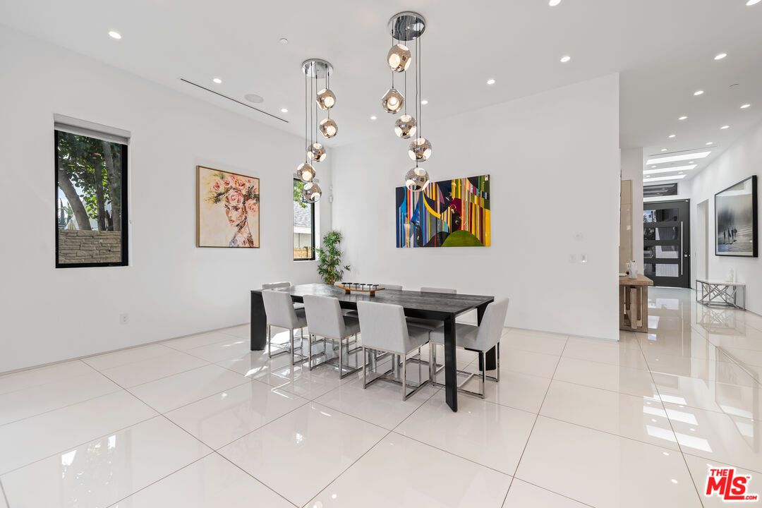Dining room, Interior, Pendant Lights, Recessed Lighting