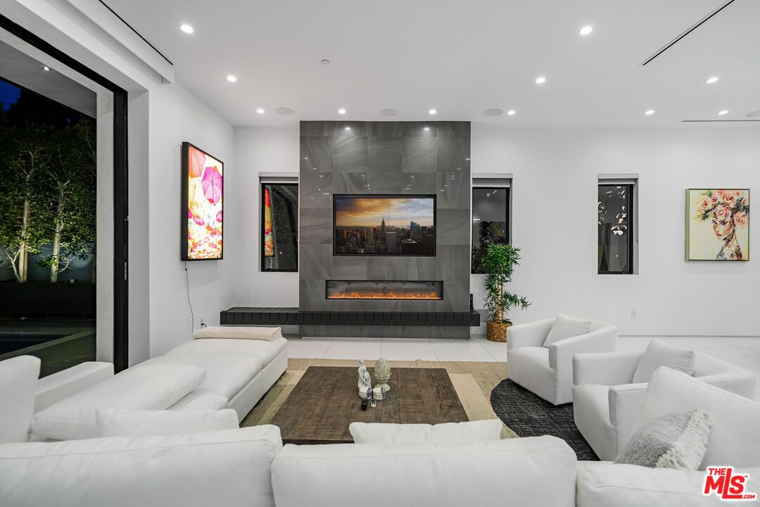 Fireplace, Interior, Living room, Recessed Lighting