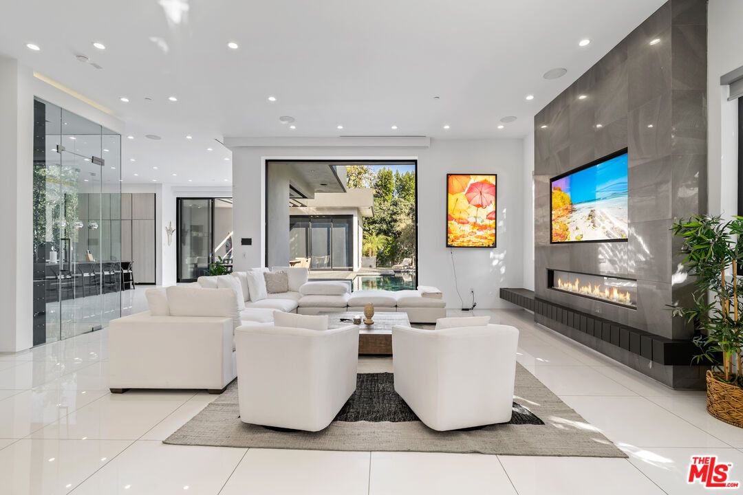 Fireplace, Interior, Living room, Recessed Lighting
