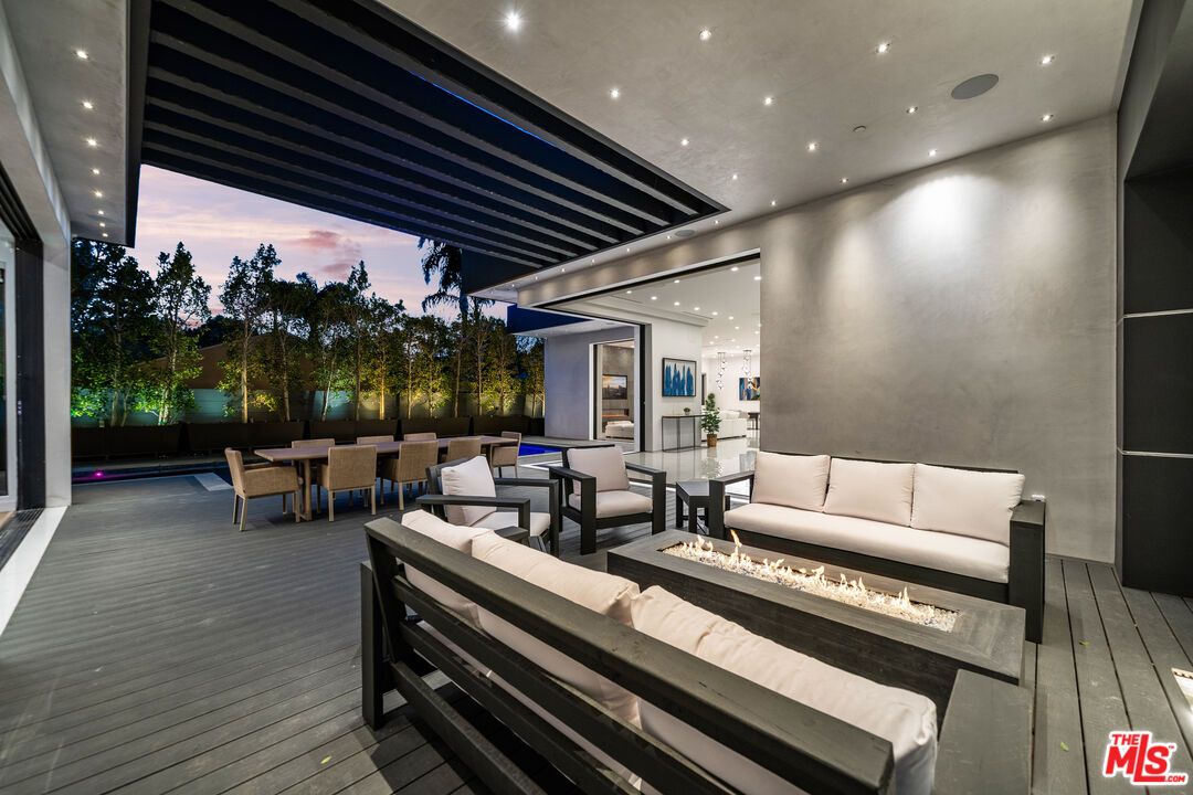 Exterior, Recessed Lighting