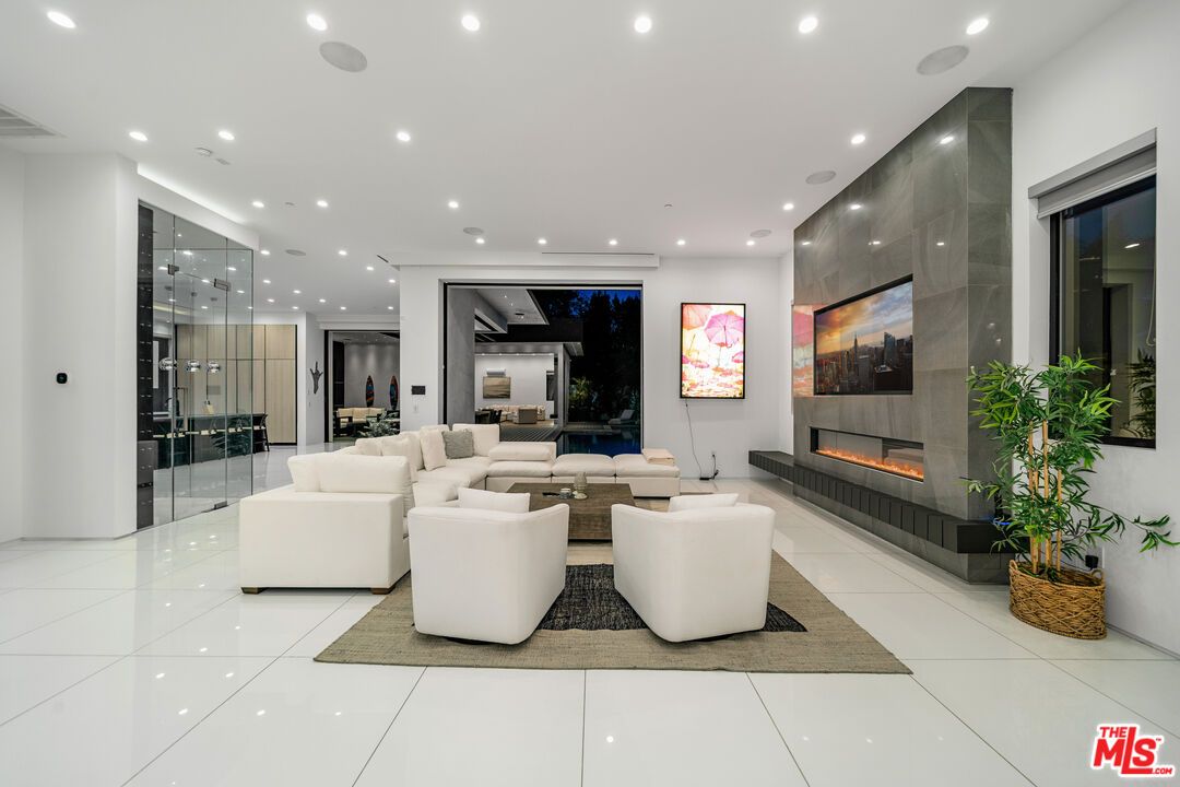 Fireplace, Interior, Living room, Recessed Lighting