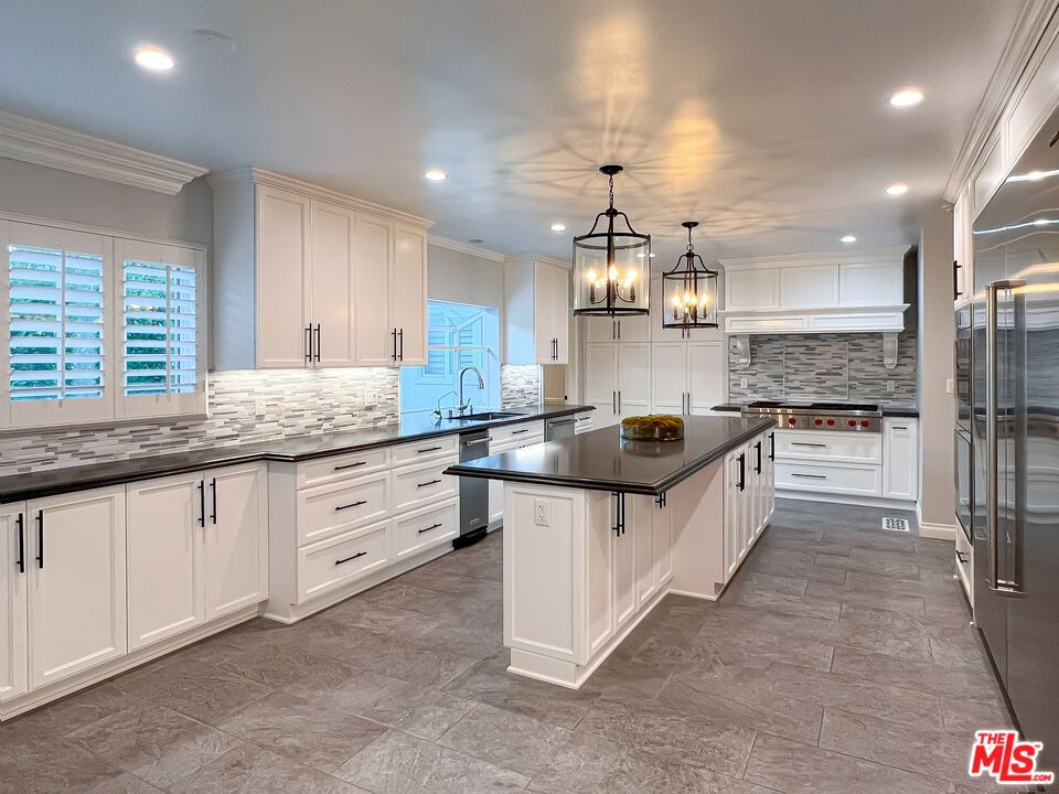 Chandelier, Interior, Kitchen, Pendant Lights, Recessed Lighting, Stainless Steel Appliances