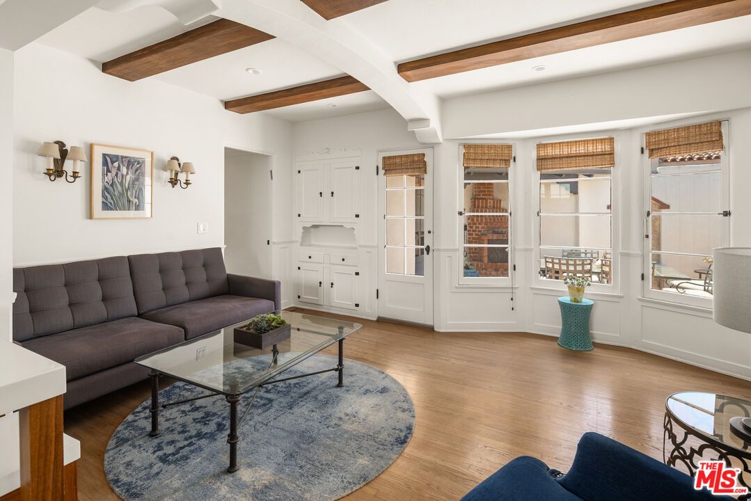 Interior, Living room, Recessed Lighting, Wooden Beams, Wood Texture Flooring