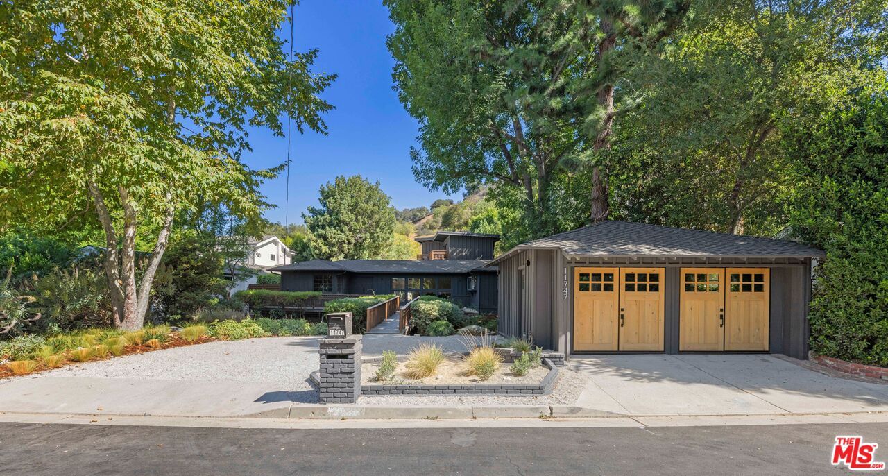 Backyard, Detached Garage, Exterior, Facade, Ranch