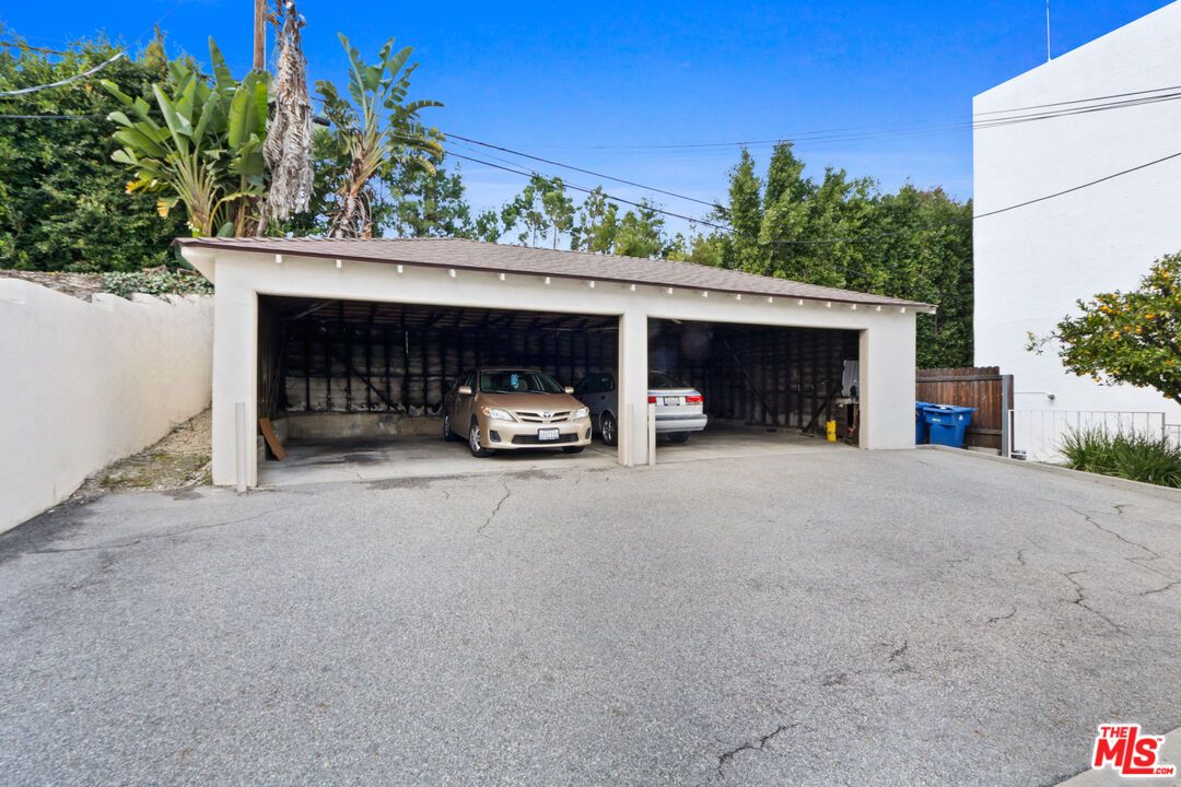 Detached Garage, Exterior