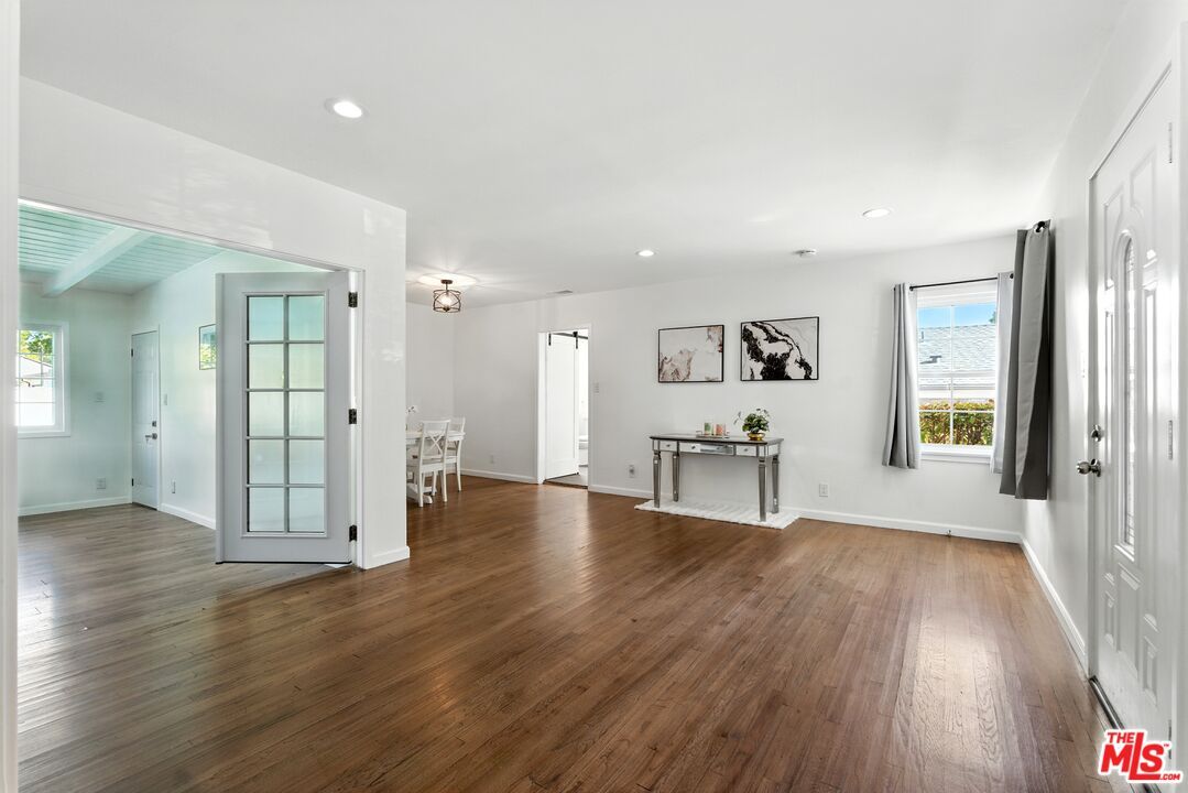 Dining room, Empty room, Interior, Recessed Lighting, Wood Texture Flooring