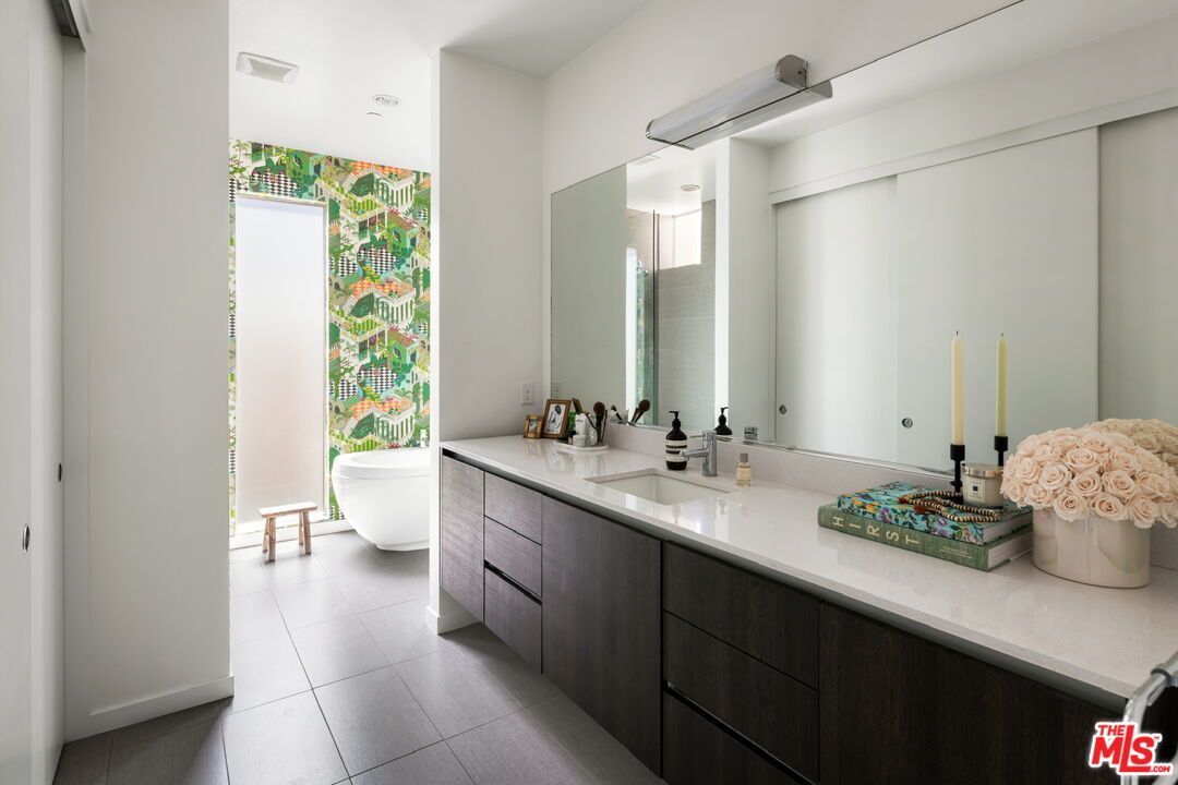 Bathroom, Dual Sink Vanities, Free Standing Baths, Interior, Recessed Lighting