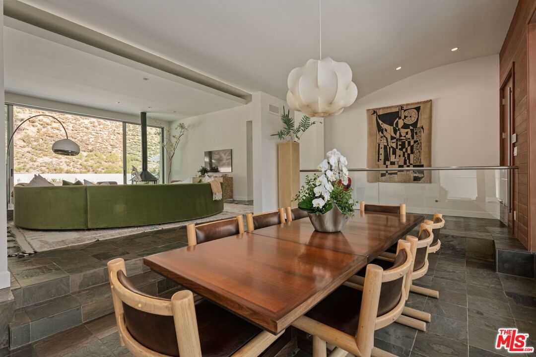 Dining room, Interior, Pendant Lights, Recessed Lighting