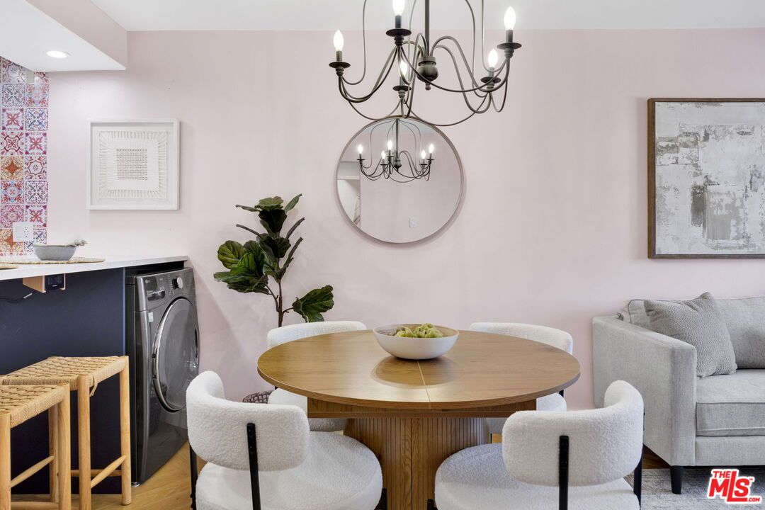 Chandelier, Dining room, Interior, Recessed Lighting, Washer, Wood Texture Flooring
