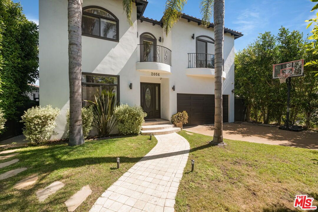 Attached, Exterior, Facade, Spanish Mediterranean