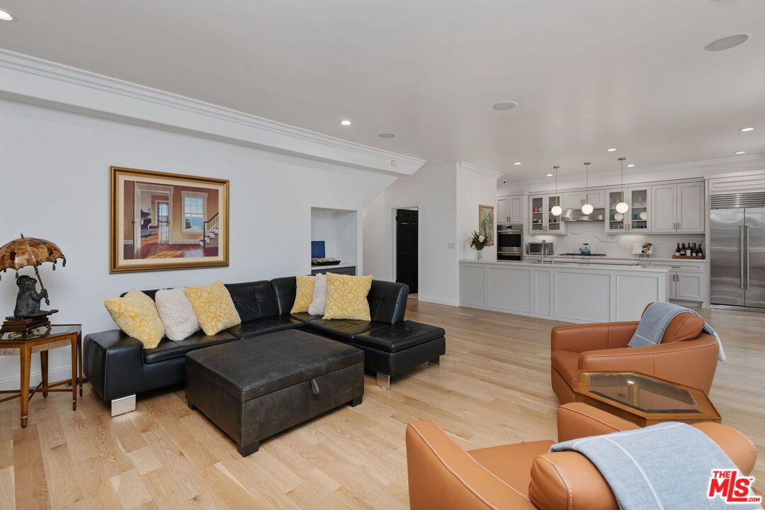 Interior, Kitchen, Living room, Pendant Lights, Recessed Lighting, Stainless Steel Appliances, Wood Texture Flooring