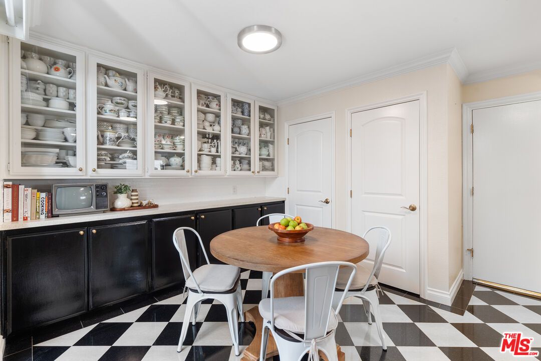 Dining room, Interior, Recessed Lighting