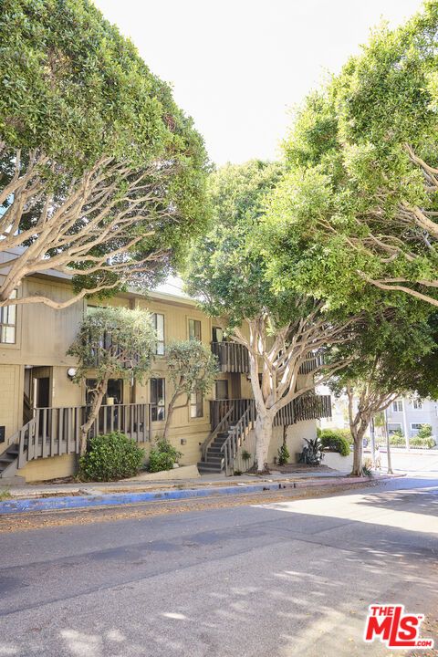 Exterior, Facade, Condo Building