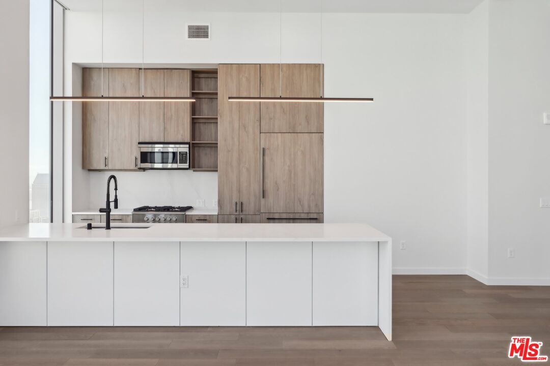 Interior, Kitchen, Pendant Lights, Wood Texture Flooring