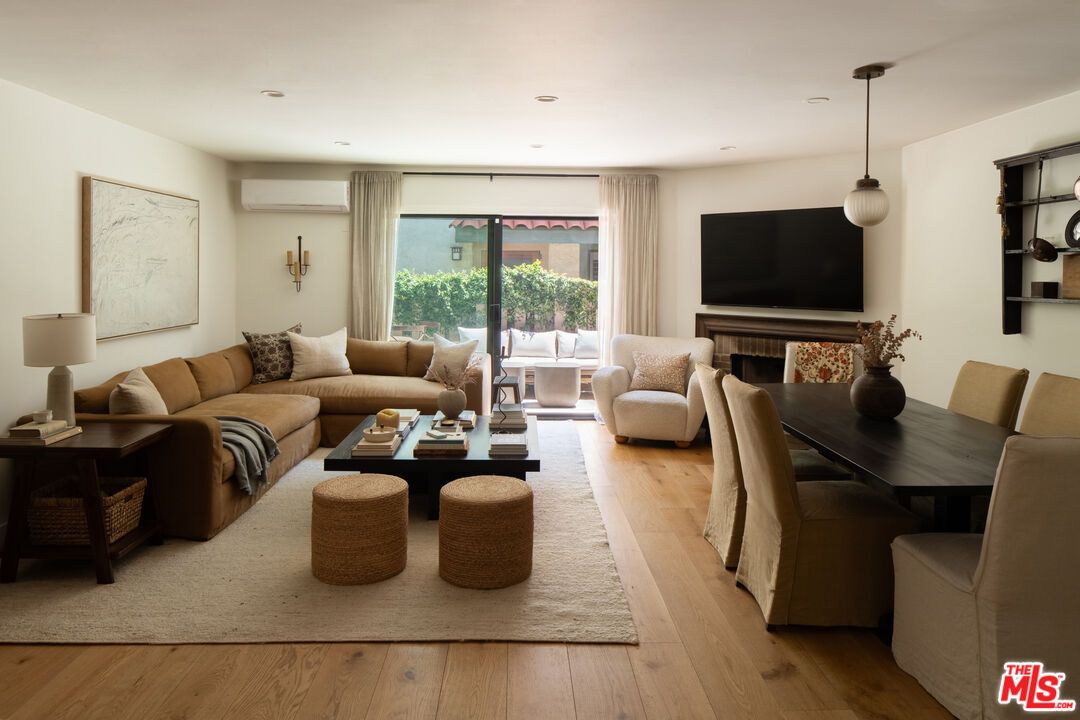 Dining room, Interior, Living room, Pendant Lights, Recessed Lighting, Wood Texture Flooring