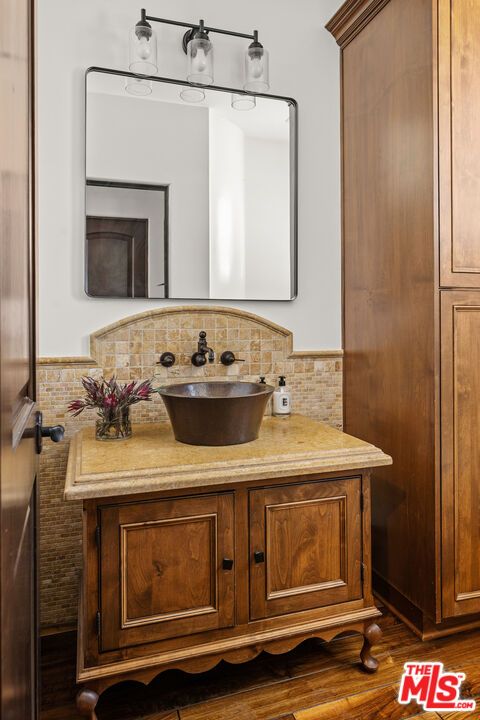 Bathroom, Interior, Wood Texture Flooring