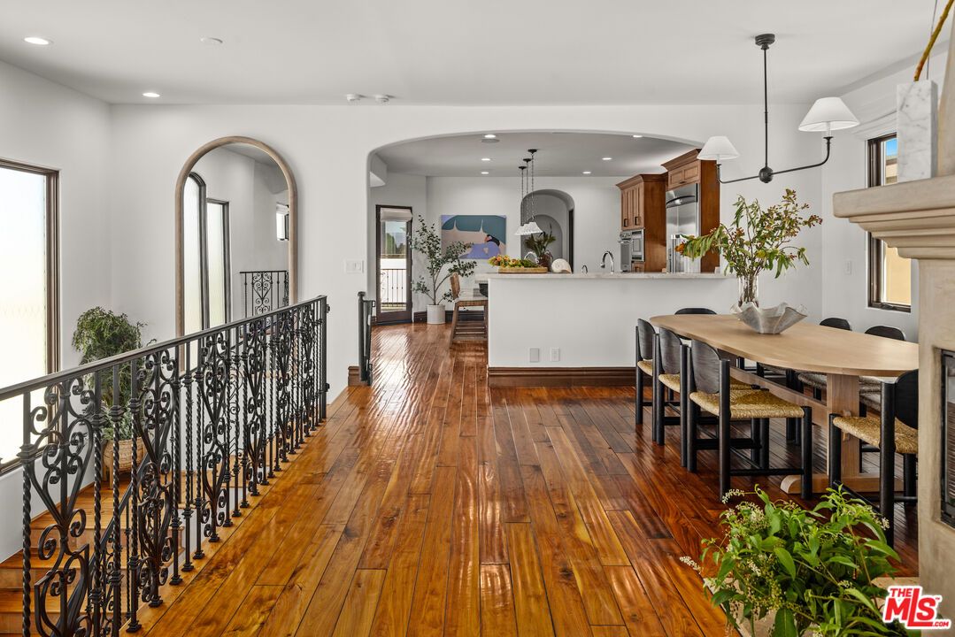 Dining room, Interior, Kitchen, Pendant Lights, Recessed Lighting, Wood Texture Flooring