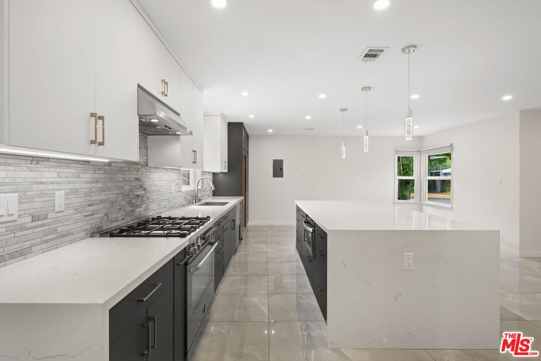 Interior, Kitchen, Pendant Lights, Recessed Lighting