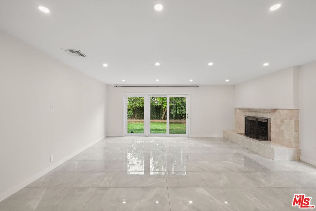 Empty room, Fireplace, Interior, Recessed Lighting