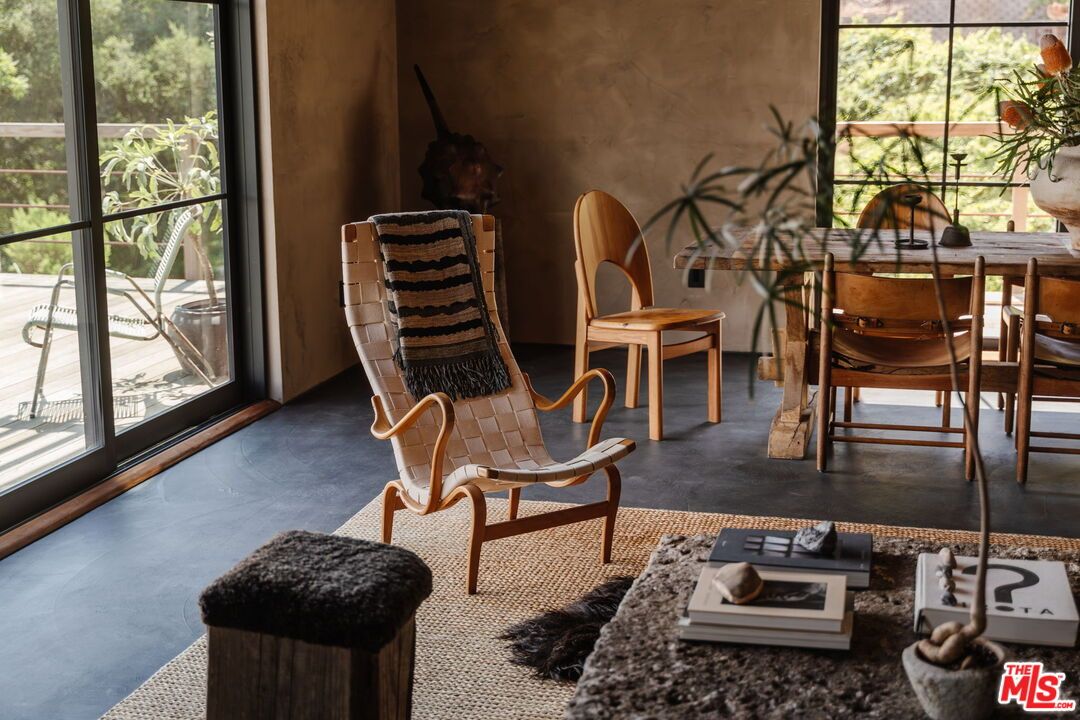 Dining room, Interior