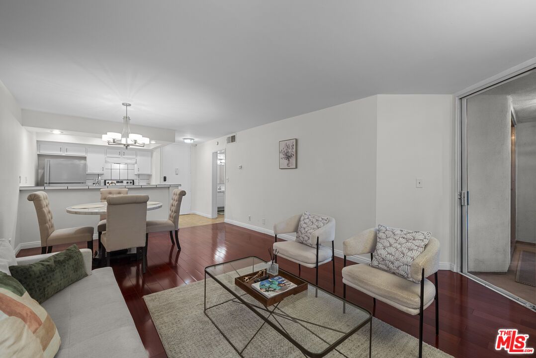 Chandelier, Dining room, Interior, Kitchen, Living room, Wood Texture Flooring