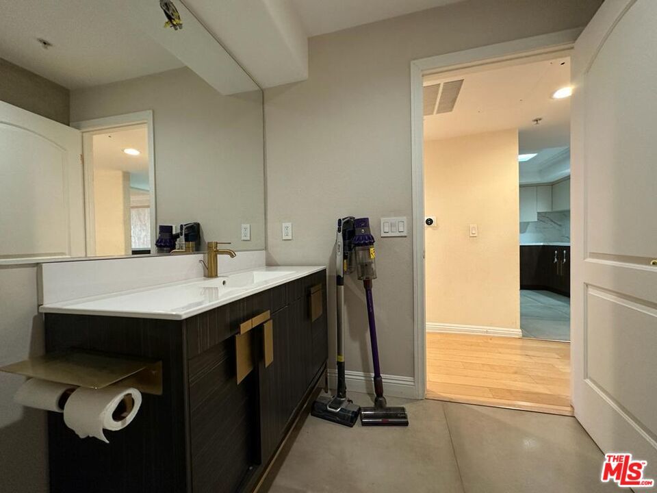 Bathroom, Dual Sink Vanities, Interior, Recessed Lighting, Wood Texture Flooring