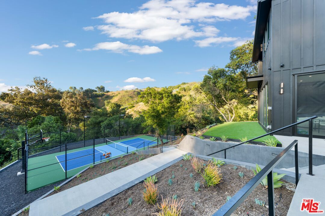 Exterior, Tennis Courts