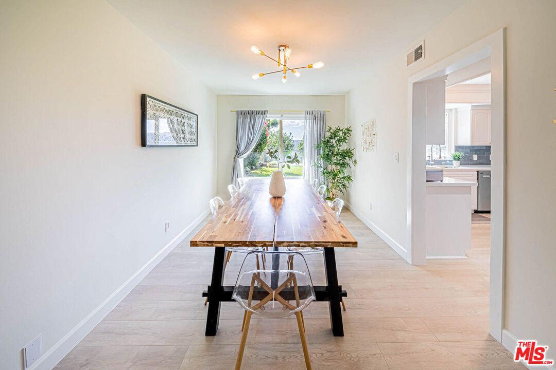 Dining room, Interior, Wood Texture Flooring