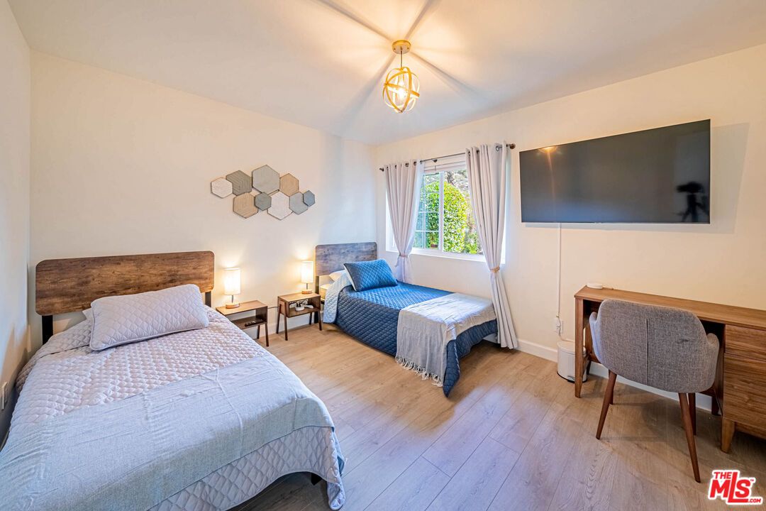 Bedroom, Interior, Pendant Lights, Wood Texture Flooring