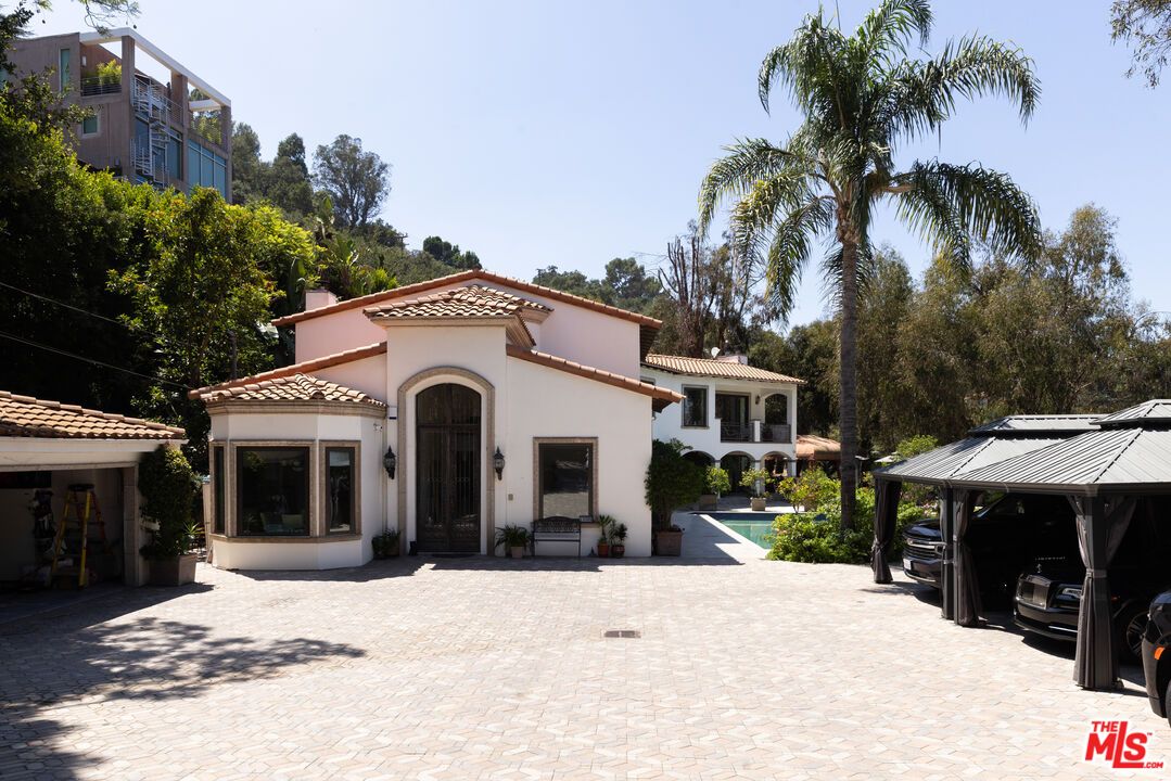 Exterior, Facade, Pool, Spanish Mediterranean