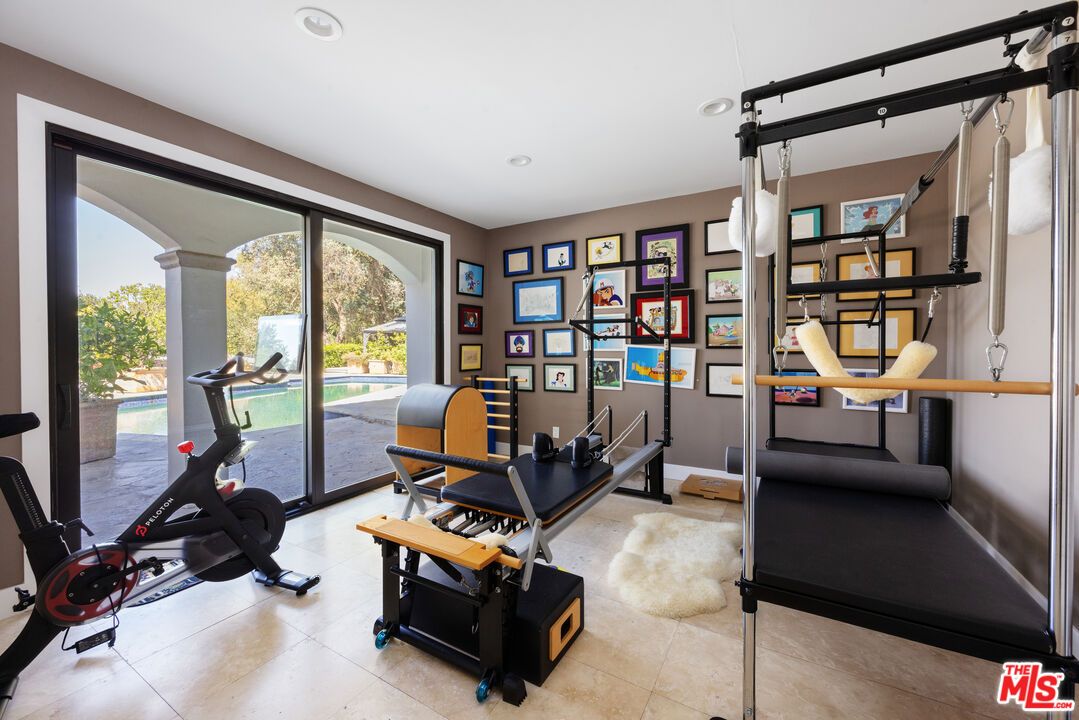 Fitness Equipment, Interior, Recessed Lighting