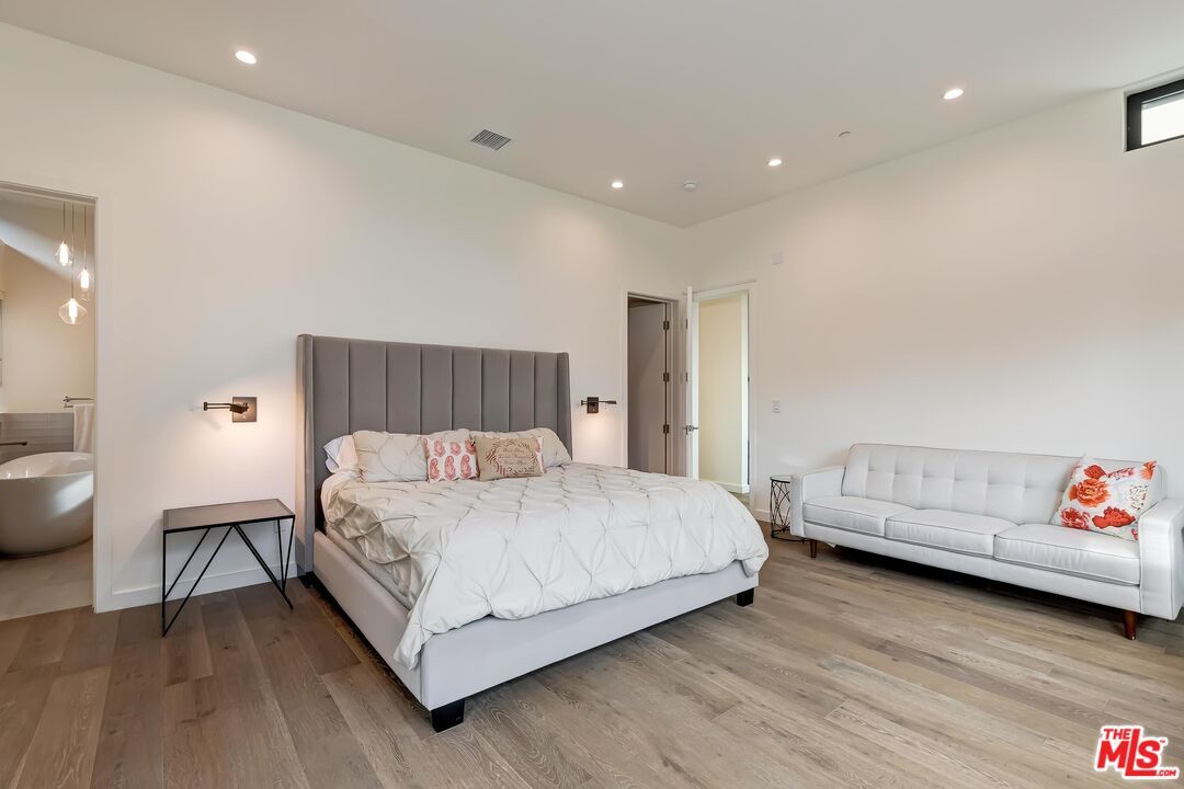 Bedroom, Interior, Pendant Lights, Recessed Lighting, Wood Texture Flooring