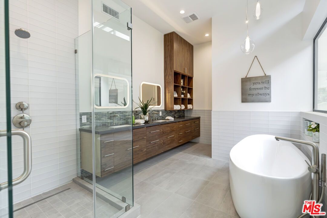 Bathroom, Dual Sink Vanities, Free Standing Baths, Glass Shower, Interior, Pendant Lights, Recessed Lighting