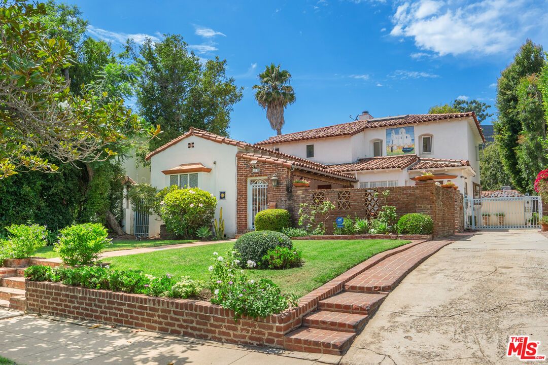 Exterior, Facade, Brick Facade, Spanish Mediterranean