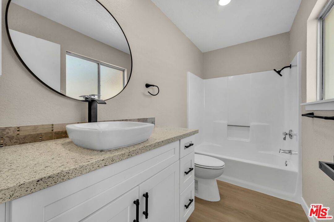 Bathroom, Interior, Recessed Lighting, Wood Texture Flooring