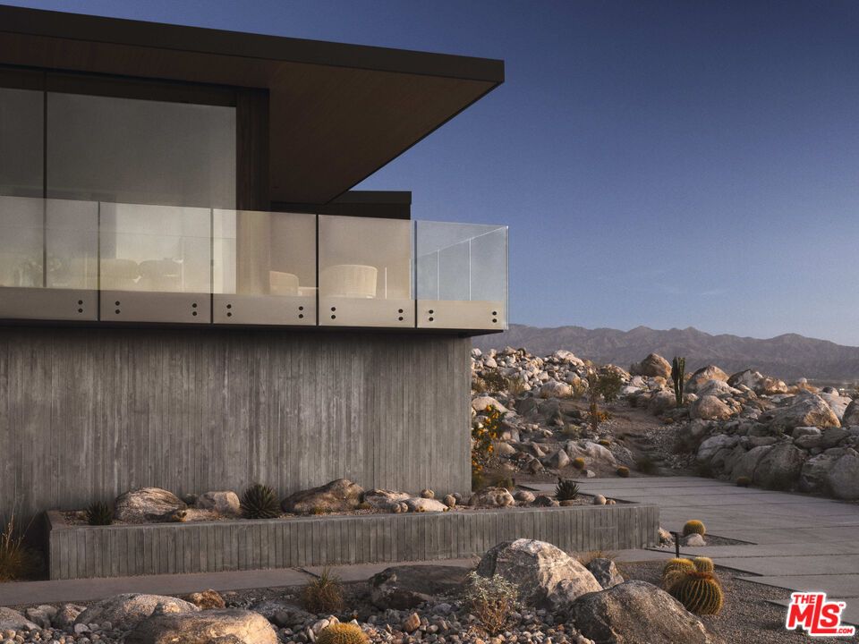 Exterior, Facade, Modern