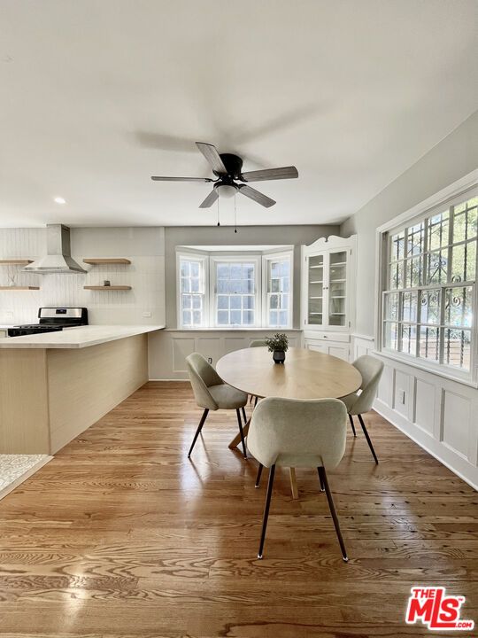 Dining room, Interior, Kitchen, Recessed Lighting, Wood Texture Flooring