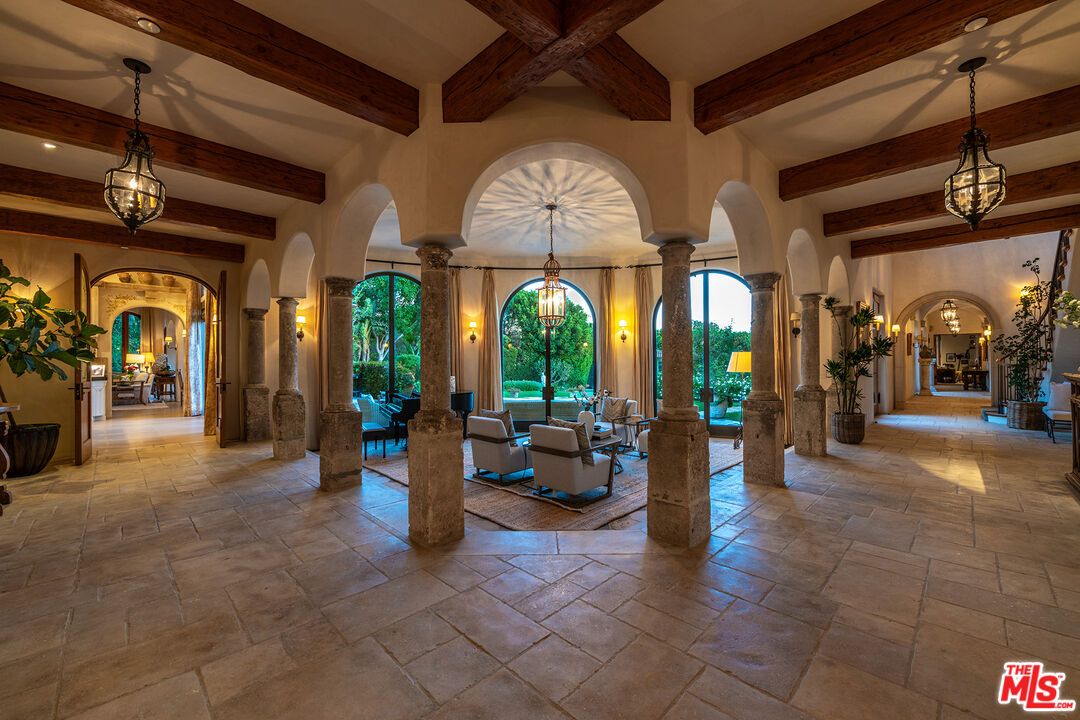 Interior, Living room, Pendant Lights, Wooden Beams