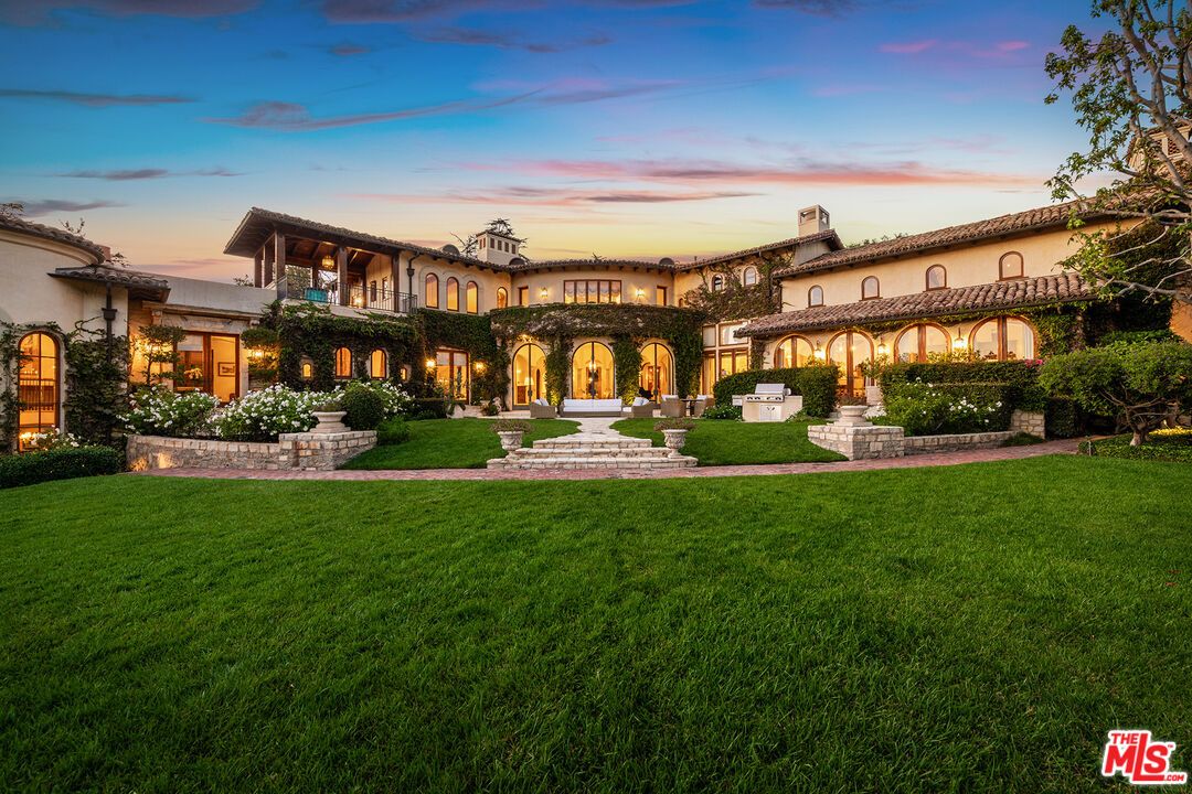 Backyard, Exterior, Facade, Mediterranean