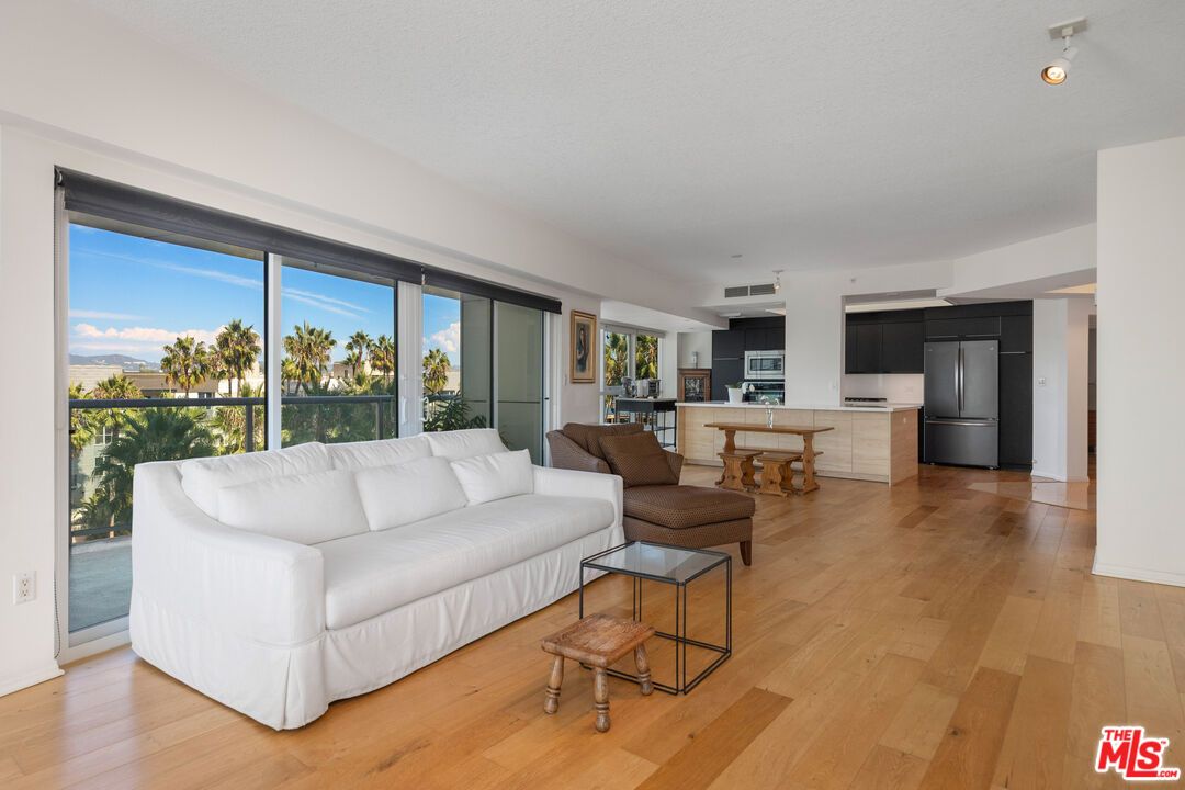 Dining room, Interior, Kitchen, Living room, Stainless Steel Appliances, Wood Texture Flooring