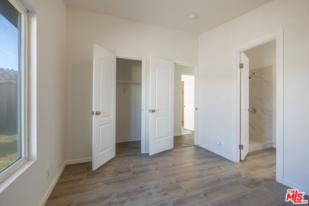 Empty room, Interior, Marble Walls, Wood Texture Flooring