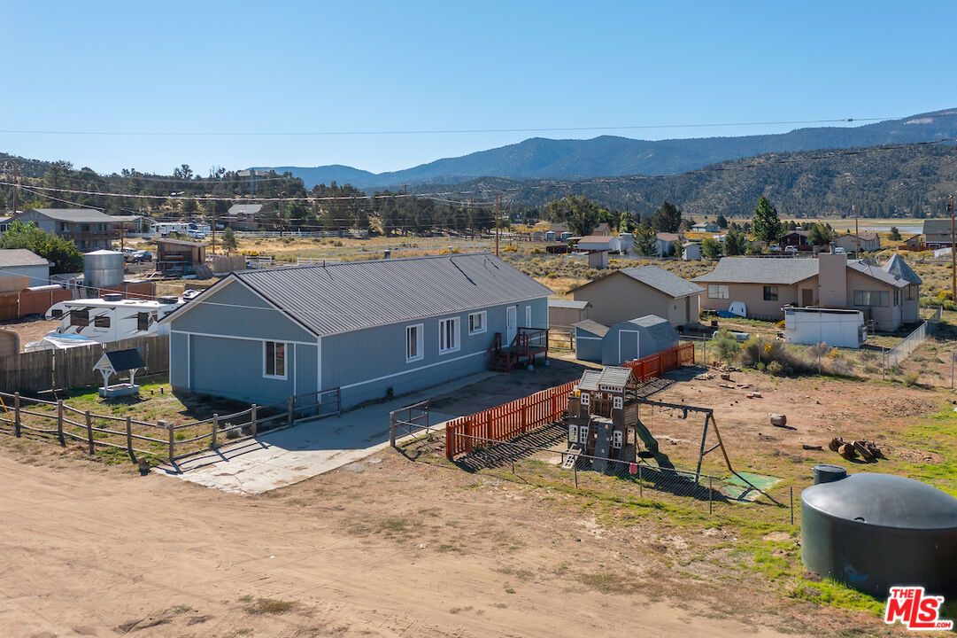 Exterior, Drone