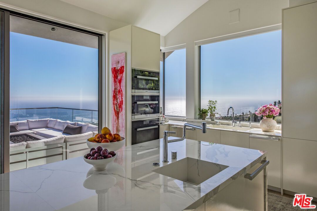 Interior, Kitchen, Stainless Steel Appliances, Water