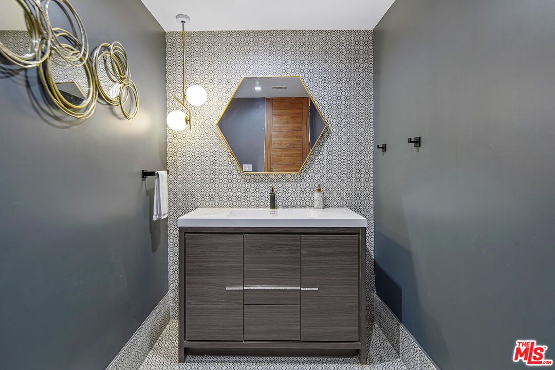 Bathroom, Interior, Pendant Lights