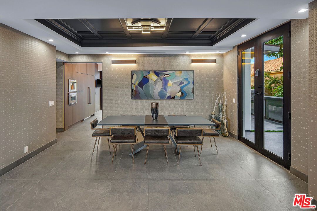 Dining room, Interior, Recessed Lighting