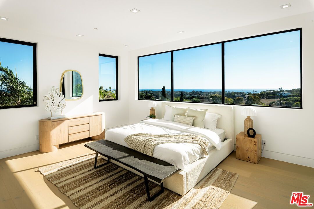 Bedroom, Interior, Recessed Lighting, Water, Wood Texture Flooring