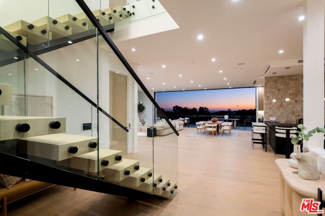 Dining room, Interior, Living room, Pendant Lights, Recessed Lighting, Wood Texture Flooring