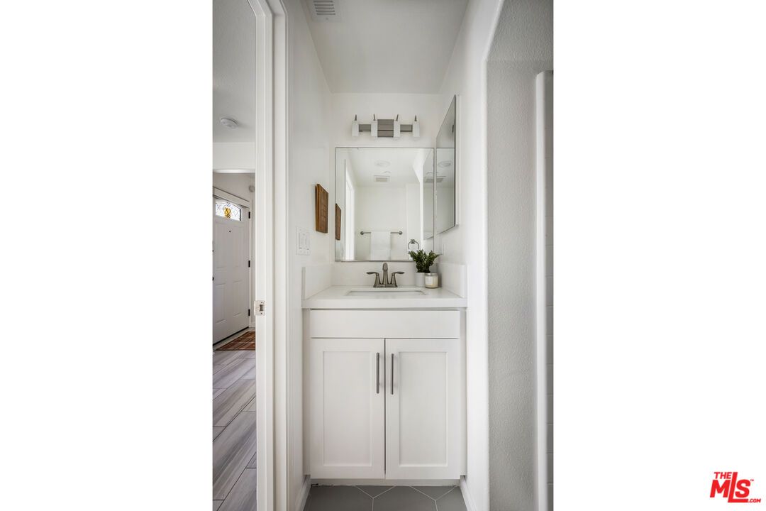 Bathroom, Dual Sink Vanities, Interior, Wood Texture Flooring